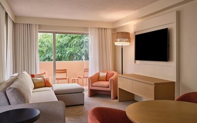 The Ambassador Hotel of Waikiki, Tapestry Collection by Hilton