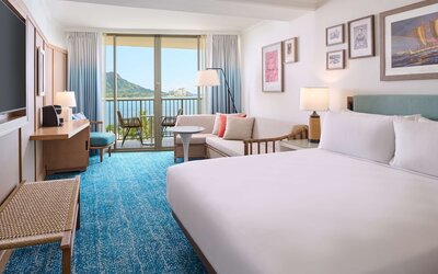 OUTRIGGER Reef Waikiki Beach Resort