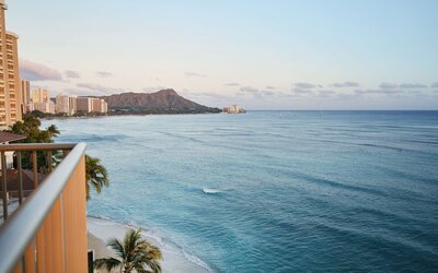 OUTRIGGER Reef Waikiki Beach Resort