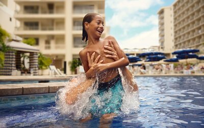 OUTRIGGER Reef Waikiki Beach Resort