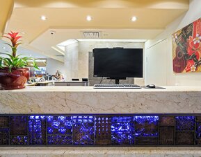 Luana Waikiki Hotel & Suites