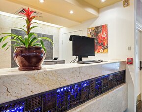 Luana Waikiki Hotel & Suites