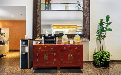 Luana Waikiki Hotel & Suites