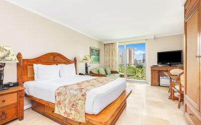 Luana Waikiki Hotel & Suites