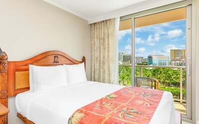 Luana Waikiki Hotel & Suites