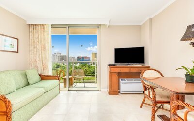 Luana Waikiki Hotel & Suites