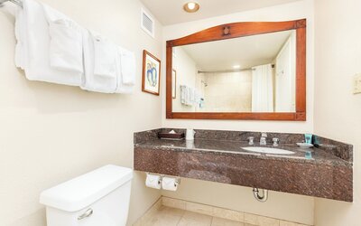 Luana Waikiki Hotel & Suites