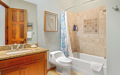Luana Waikiki Hotel & Suites