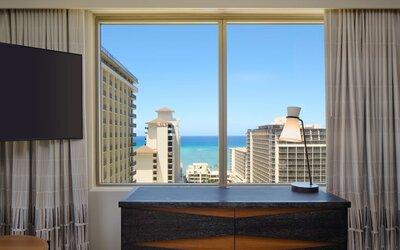 Embassy Suites by Hilton Waikiki Beach Walk
