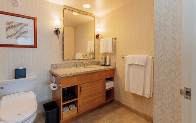 Embassy Suites by Hilton Waikiki Beach Walk