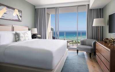 The Ritz-Carlton Residences, Waikiki Beach