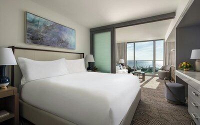 The Ritz-Carlton Residences, Waikiki Beach