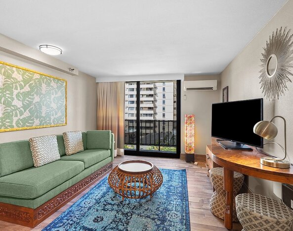 Castle Bamboo Waikīkī Hotel