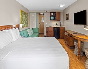 Castle Bamboo Waikīkī Hotel