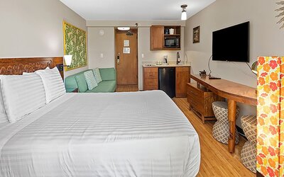 Castle Bamboo Waikīkī Hotel