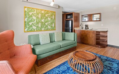 Castle Bamboo Waikīkī Hotel
