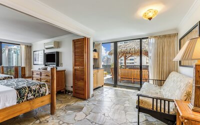 Castle Bamboo Waikīkī Hotel