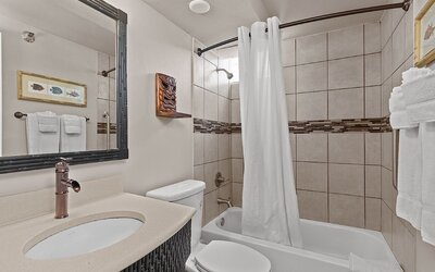 Castle Bamboo Waikīkī Hotel