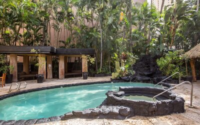 Castle Bamboo Waikīkī Hotel