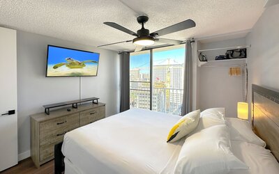 Pacific Monarch - 1 BR - Ocean & City Views