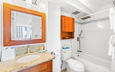 Pacific Monarch - 1 BR - Ocean & City Views