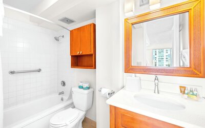 Pacific Monarch - 1 BR - Ocean & City Views