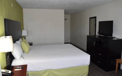 Day use room at Western Inn.