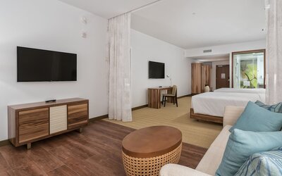 Hyatt Centric Waikiki Beach