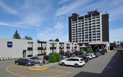 Travelodge by Wyndham Hotel & Convention Centre Quebec City