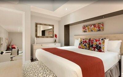 Travelodge by Wyndham Hotel & Convention Centre Quebec City