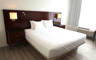 Travelodge by Wyndham Hotel & Convention Centre Quebec City