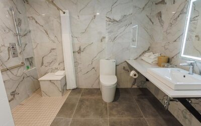 Travelodge by Wyndham Hotel & Convention Centre Quebec City