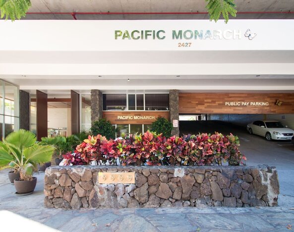 Renovated Pacific Monarch Studio Near Waikiki Beach