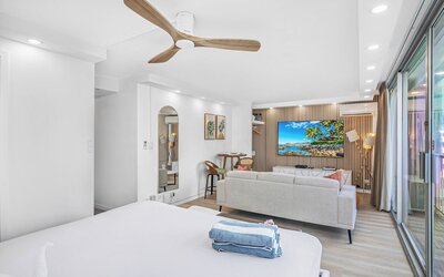 Renovated Pacific Monarch Studio Near Waikiki Beach