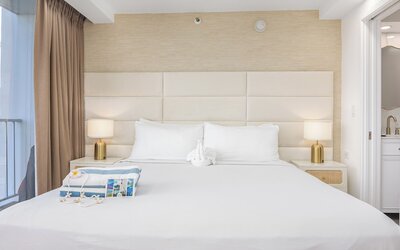 Renovated Pacific Monarch Studio Near Waikiki Beach