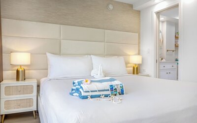 Renovated Pacific Monarch Studio Near Waikiki Beach