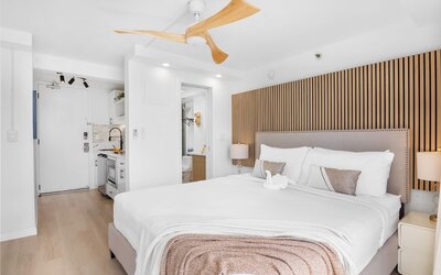 Renovated Pacific Monarch Studio Near Waikiki Beach
