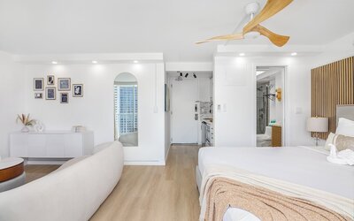 Renovated Pacific Monarch Studio Near Waikiki Beach