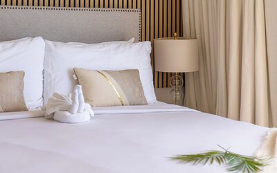 Renovated Pacific Monarch Studio Near Waikiki Beach