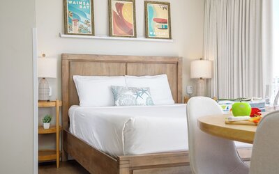 Renovated Pacific Monarch Studio Near Waikiki Beach