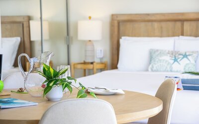 Renovated Pacific Monarch Studio Near Waikiki Beach