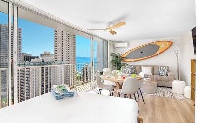 Renovated Pacific Monarch Studio Near Waikiki Beach