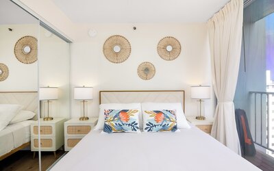Renovated Pacific Monarch Studio Near Waikiki Beach