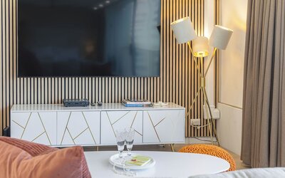 Renovated Pacific Monarch Studio Near Waikiki Beach