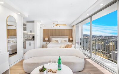Renovated Pacific Monarch Studio Near Waikiki Beach