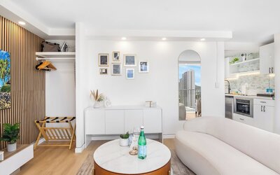 Renovated Pacific Monarch Studio Near Waikiki Beach
