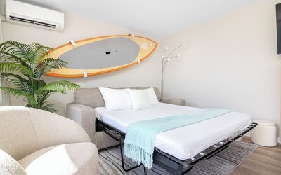 Renovated Pacific Monarch Studio Near Waikiki Beach