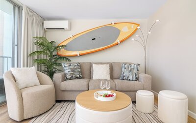 Renovated Pacific Monarch Studio Near Waikiki Beach