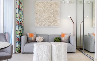 Renovated Pacific Monarch Studio Near Waikiki Beach