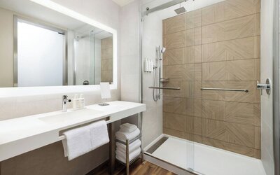 AC Hotel by Marriott Honolulu